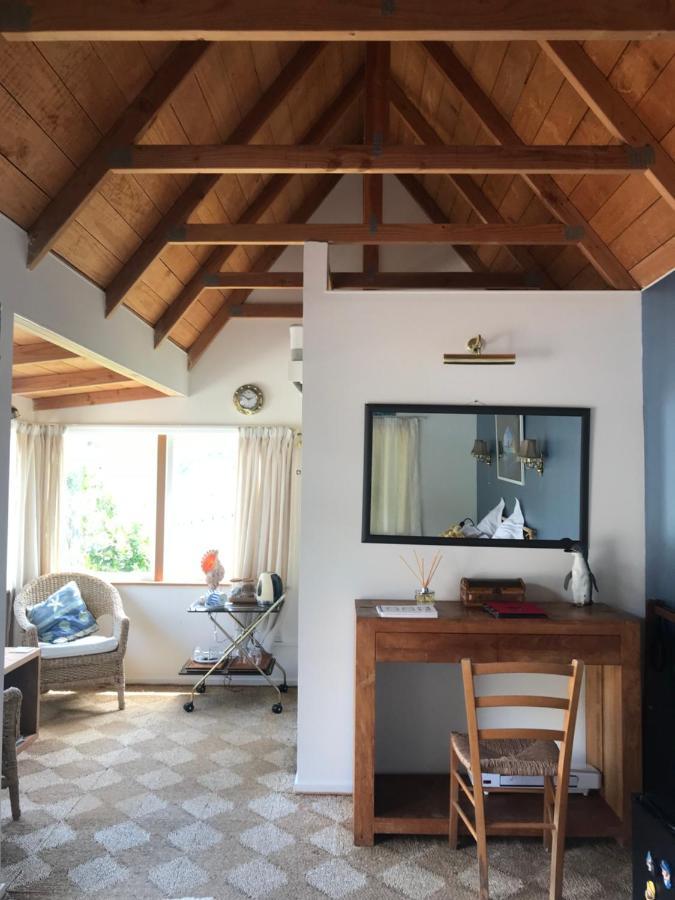 Waterfront Bed And Breakfast Пиктън Екстериор снимка