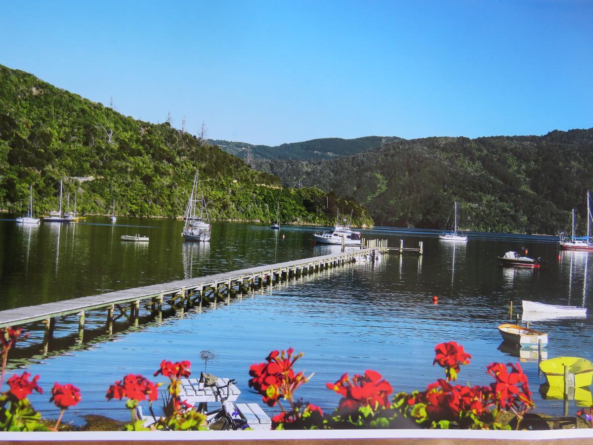 Waterfront Bed And Breakfast Пиктън Екстериор снимка