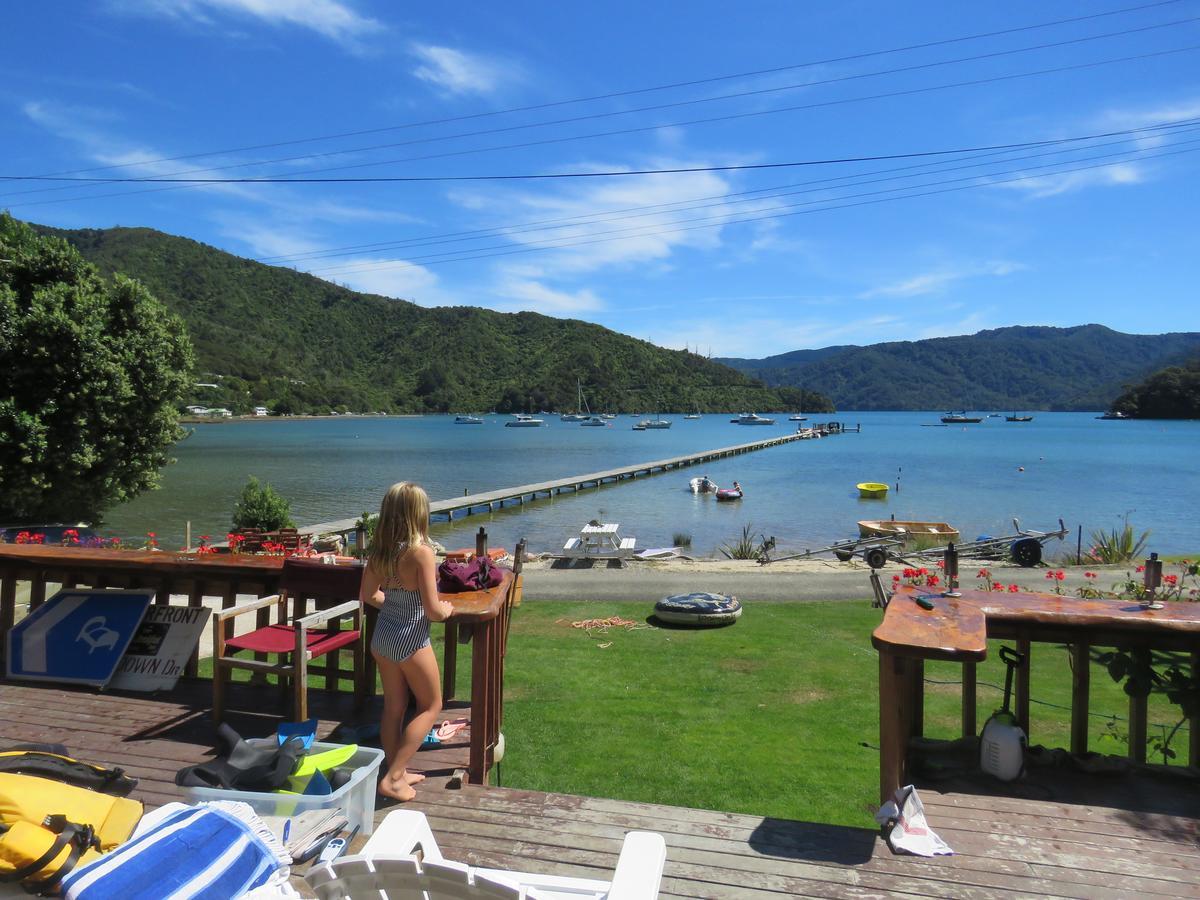 Waterfront Bed And Breakfast Пиктън Екстериор снимка