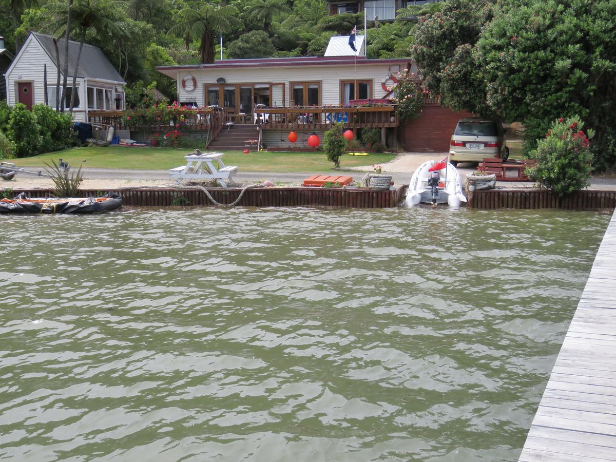 Waterfront Bed And Breakfast Пиктън Екстериор снимка